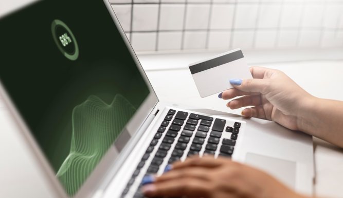 Bezpečné platby online: co si zkontrolovat, než pošleš peníze